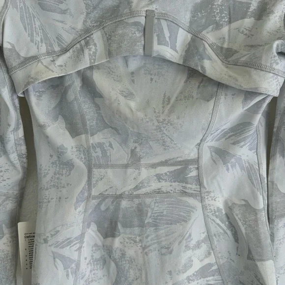 Lululemon Define Jacket, size 4, new with tags - Picture 4 of 7